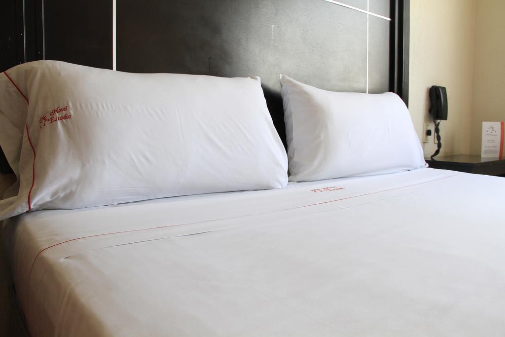Hotel Estadio Guadalajara Chambre photo