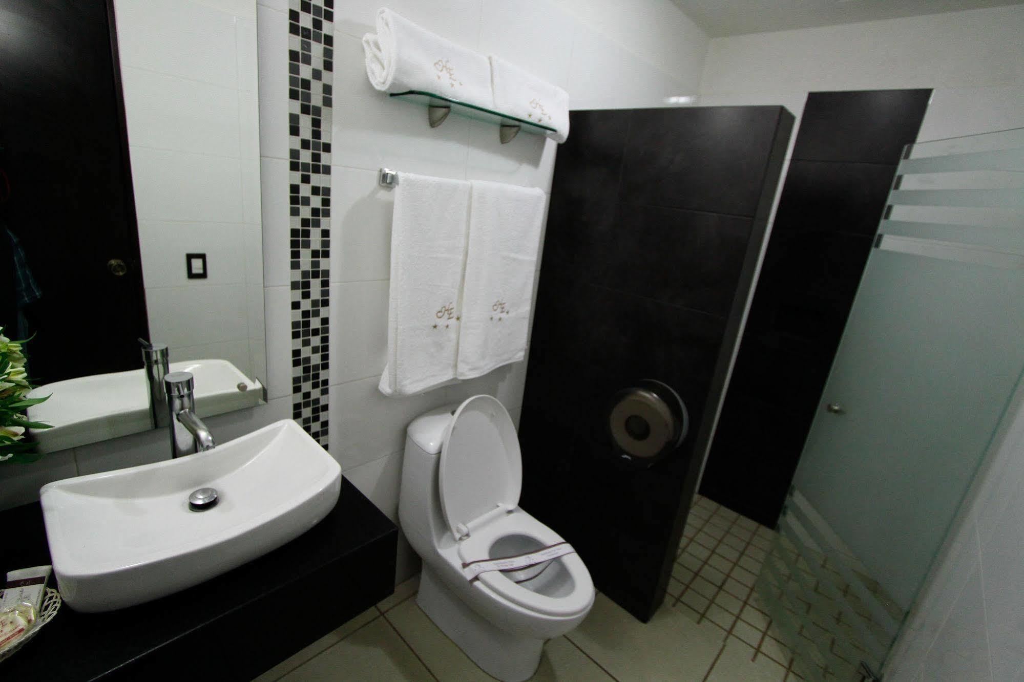 Hotel Estadio Guadalajara Extérieur photo