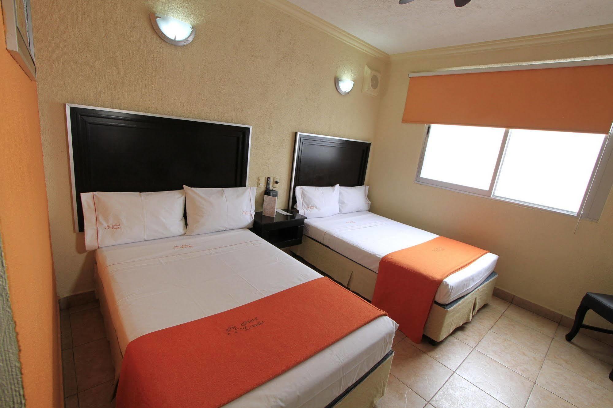 Hotel Estadio Guadalajara Extérieur photo